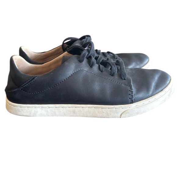 OluKai ladies leather PEHUEA LI ILI very good condition black size 6 1/2 - Picture 1 of 11